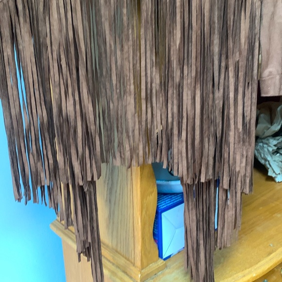 Fringe faux suede drape - Picture 4 of 5